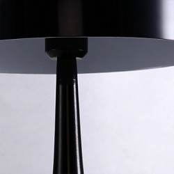 Black Minimalist Metal Table Lamp